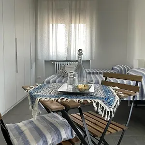 https://silvia-simones-house.it-lombardy.com